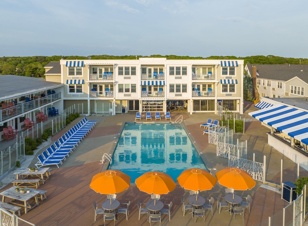 Cape Cod/Sea Crest Beach Hotel4