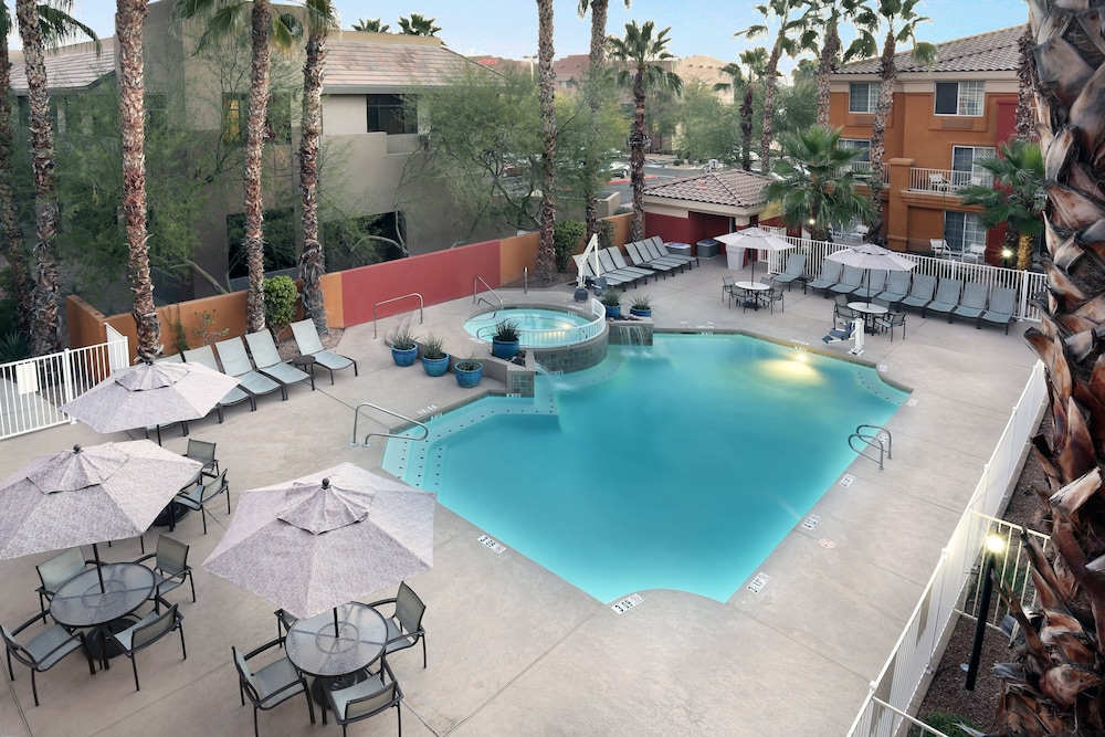 Phoenix/Holiday Inn Express & Suites Scottsdale3