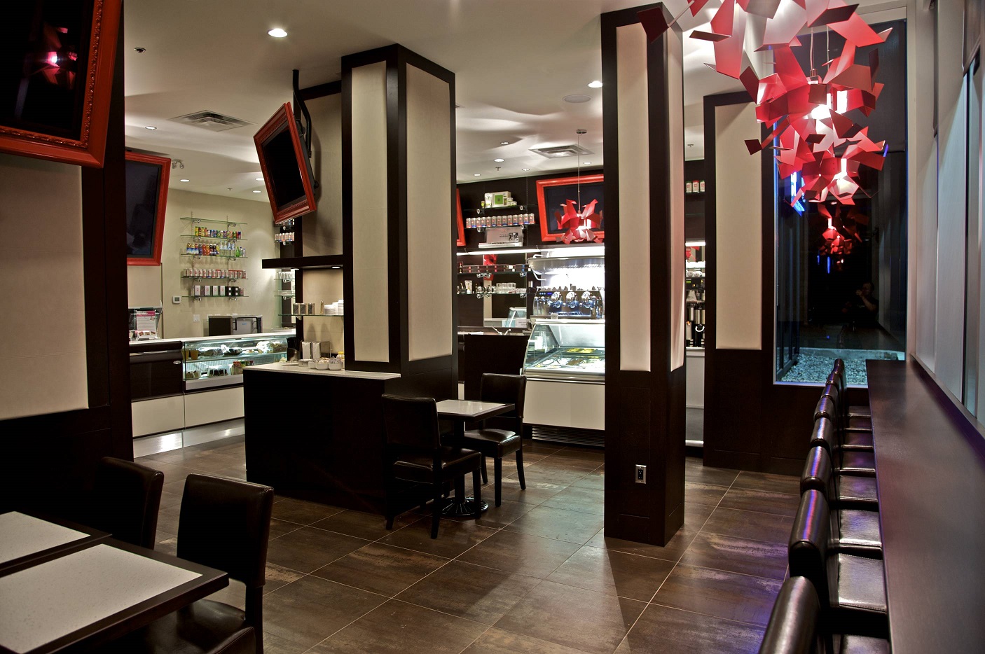 Vancouver - Century Plaza Hotel - Cafe 3