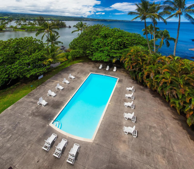 Big Island - Hilo Hawaiian Hotel Pool