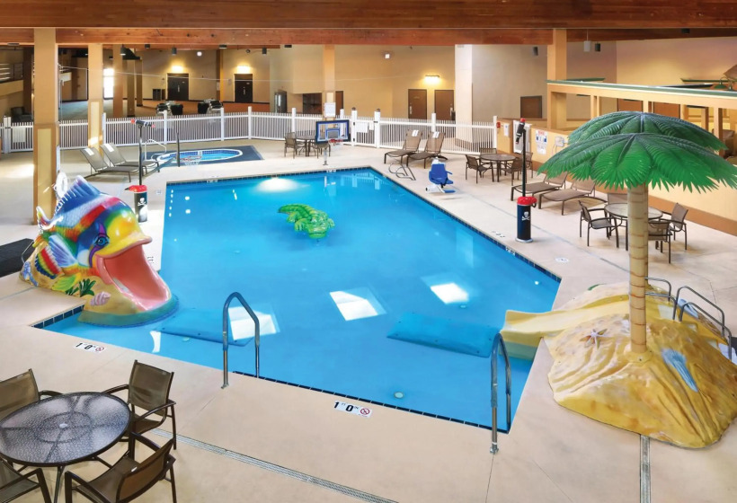 Casper - Ramkota Hotel Casper pool