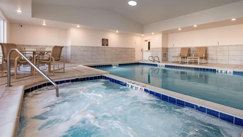 Rocky Mountain National Park - BW Plus Silver Saddle Inn Pool