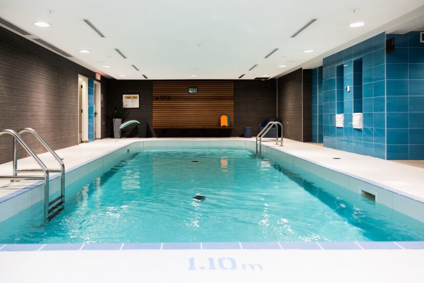 Quebec - Hotel Chateau Laurier Quebec Pool