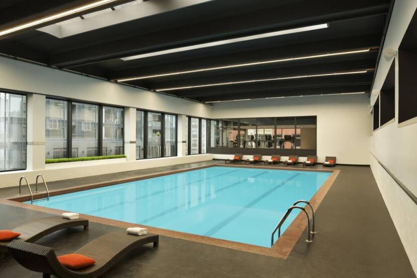 Quebec - Hotel PUR pool