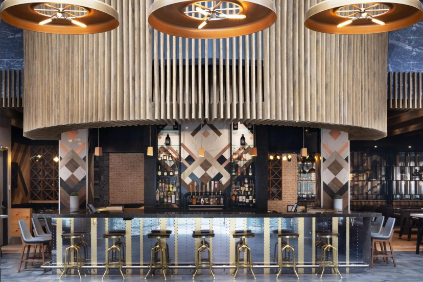 Edmonton - Delta Hotels BAr