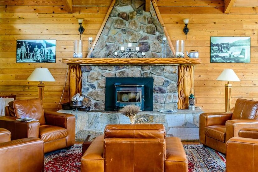 Sunshine Coast - West Coast wilderness Lodge Lobby