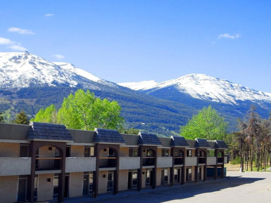 Tourweb-Fernweh-Angebote/Kanada/Hotel/Alberta/Jasper/Maligne Lodge/exterior