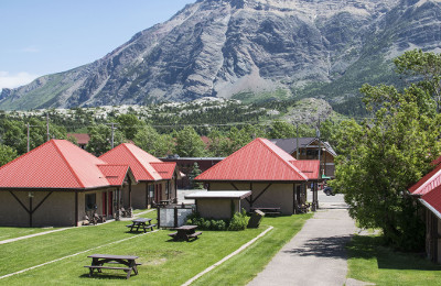 Waterton-Lakes/Aspen-Village-Inn-01