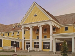 Lake Yellowstone Hotel & Cabins