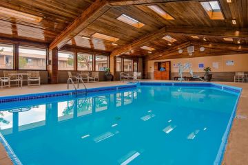 Chinle - Best Western Canyon de Cehlly Inn pool