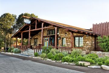 Grand Canyon -  Bright Angel Lodge außen