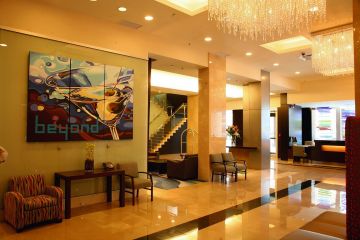Vancouver - Century Plaza Hotel - Lobby 2