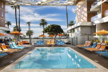 Santa Monica - Shore Hotel Pool