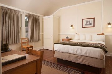 Yellowstone - Mammoth Hot Springs & Cabins Zimmer 1