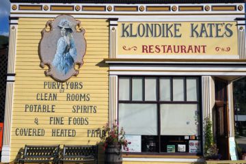 Tourweb-Fernweh-Angebote/Kanada/Hotels//DawsonCity/KlondikeKatesCabins/Exterior2