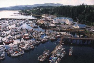 Port-Hardy/Quarterdeck-Inn-Marina-01