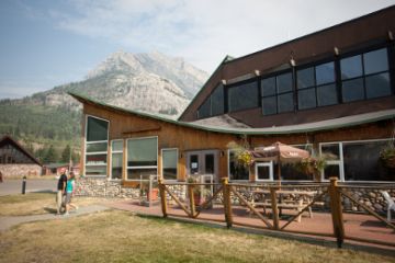 Waterton-Lakes/Waterton-Lakes-Resort-01