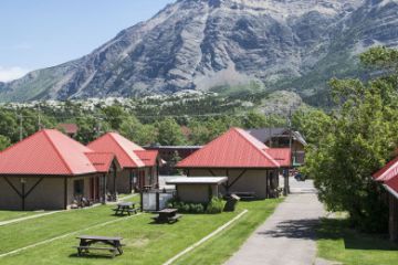 Waterton-Lakes/Aspen-Village-Inn-01