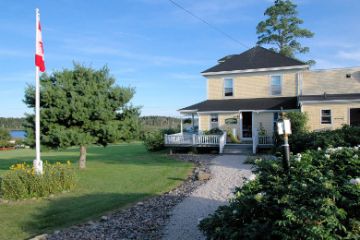 Mahone-Bay/Bayview-Pines-01