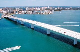 Tourweb-Fernweh-Angebote/Florida/Sarasota/AerielBridgeklein